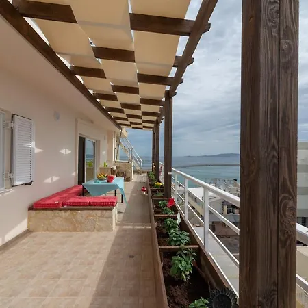 Penthouse In Downtown With Seaview 이라클리온